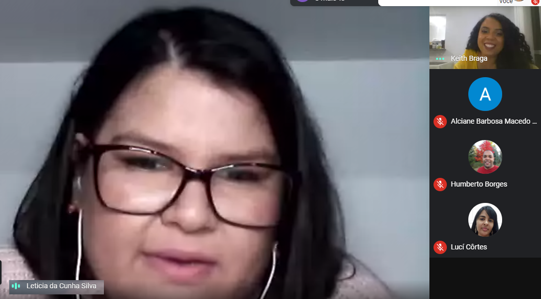 A professora Letícia da Cunha Silva fez uma didática apresentação do tema da palestra, com dados históricos e exemplos A professora Letícia da Cunha Silva fez uma didática apresentação do tema da palestra, com dados históricos e exemplos